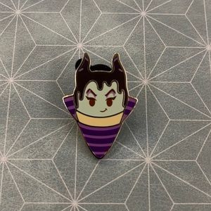 Disney munchling pin